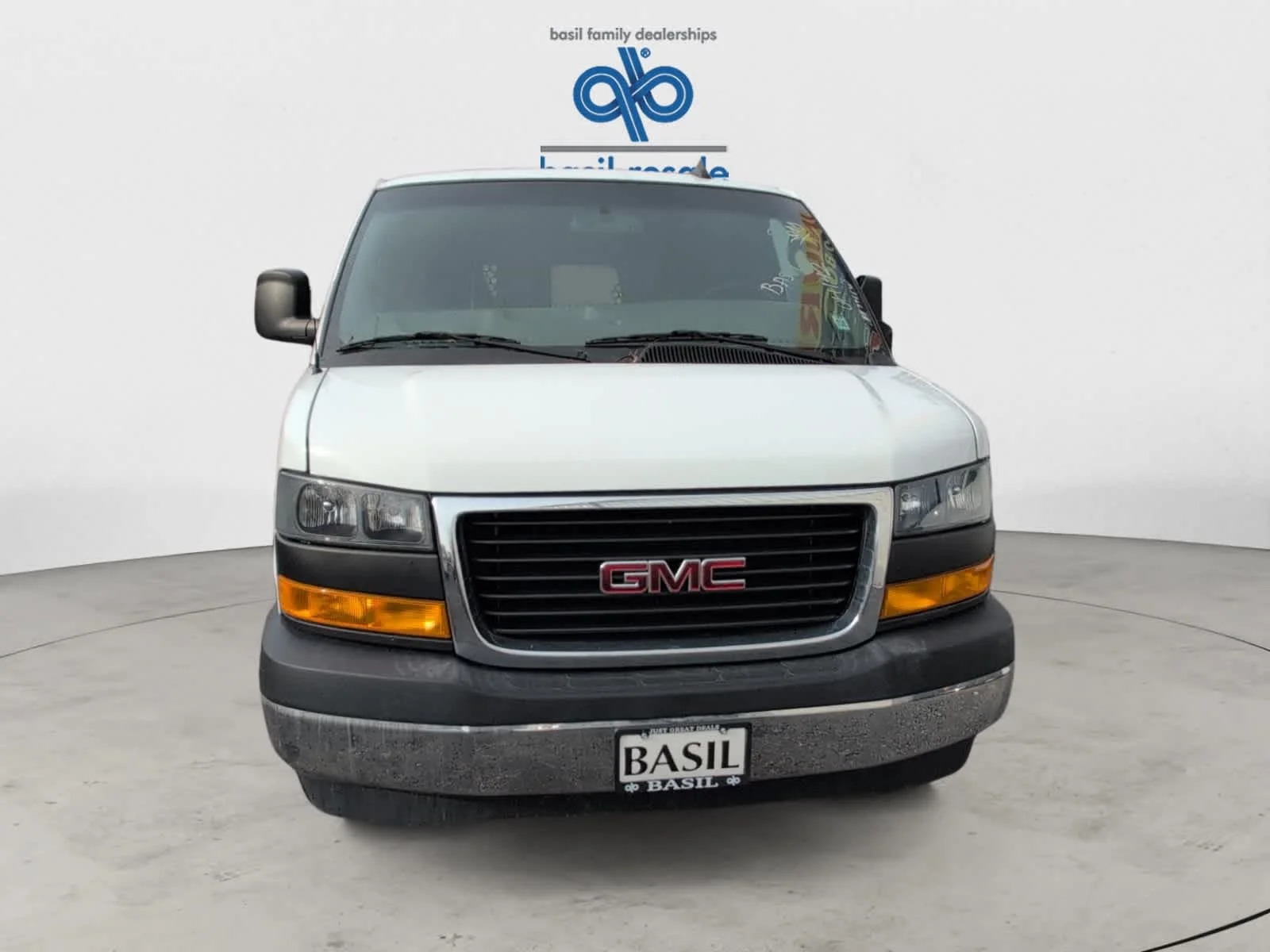 Used 2023 Summit White GMC  image 8
