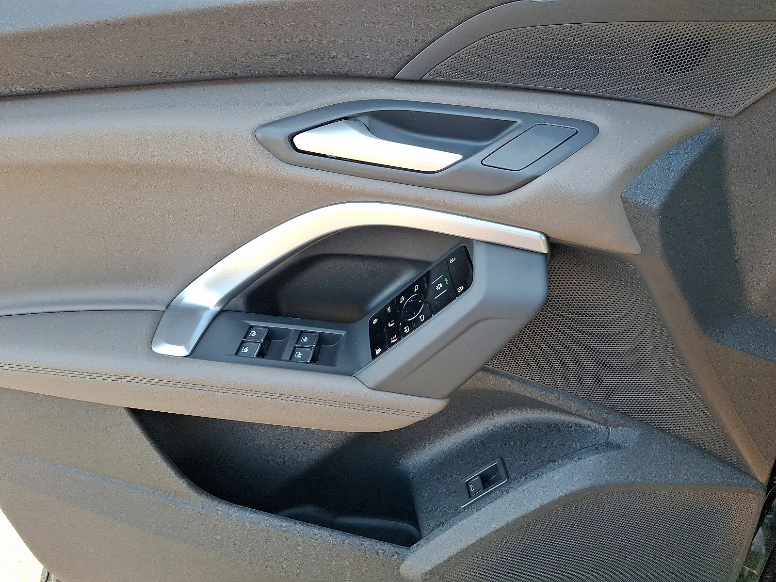 New 2026 Mythos Black Metallic Audi Premium image 9