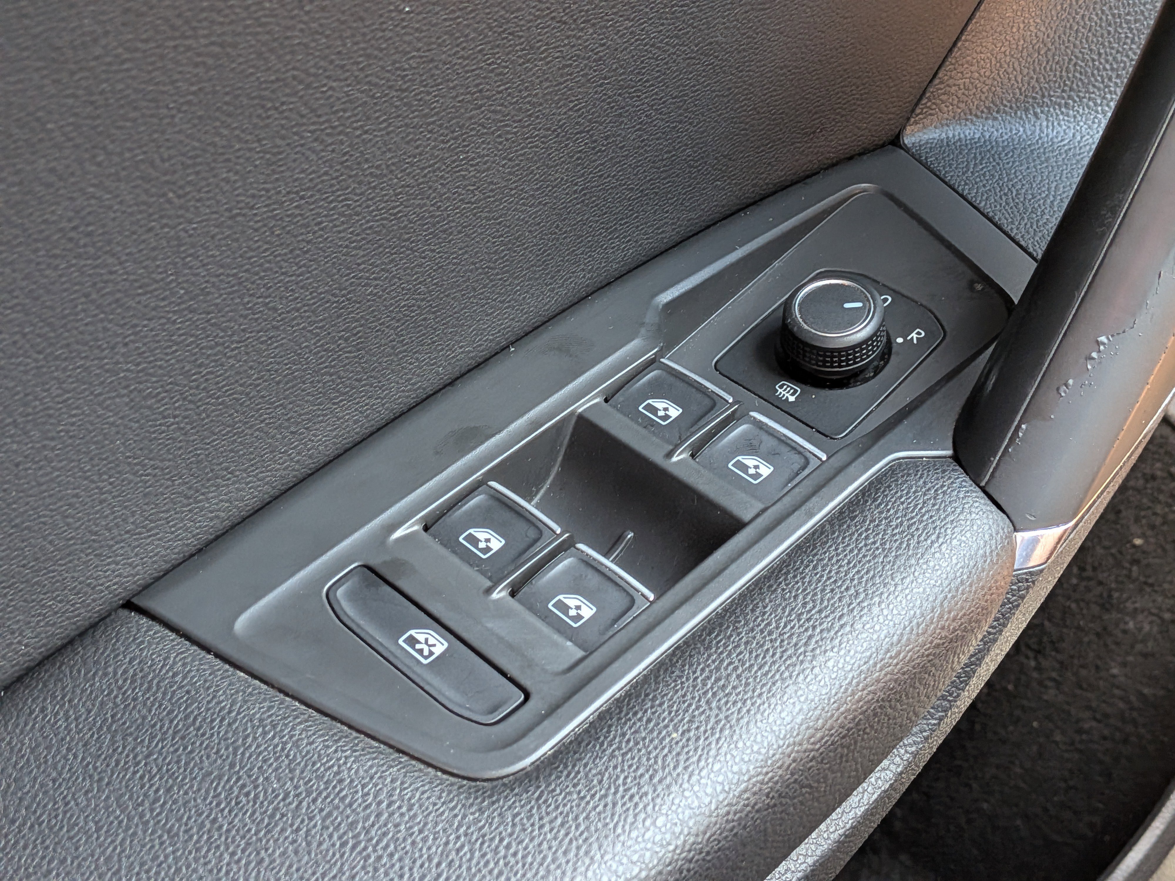 2020 Volkswagen Tiguan SEL - Photo 23
