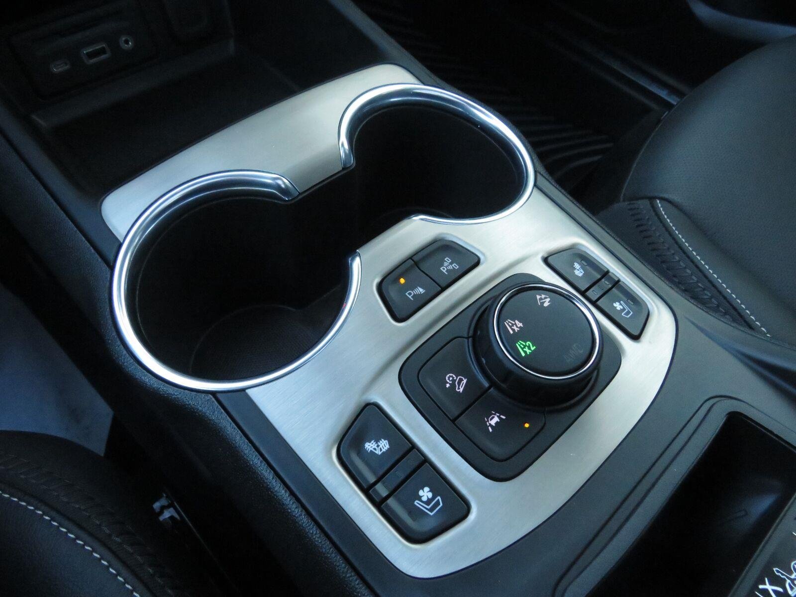 Used 2024 Ebony Twilight Metallic GMC Denali image 26
