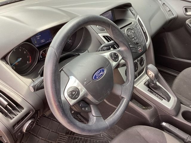 Used 2014 Red Ford SE image 23