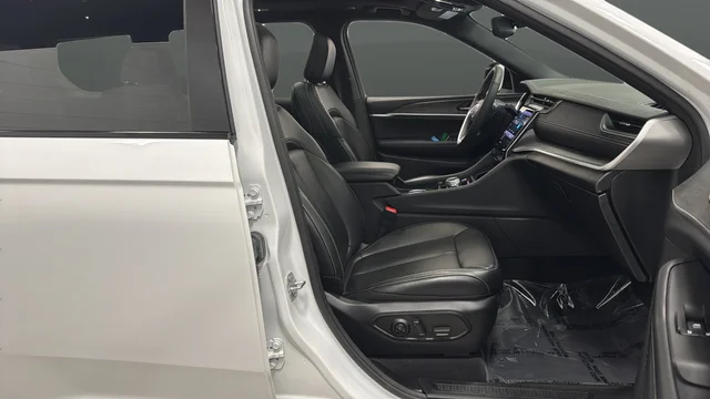 Used 2024 Bright White Clearcoat Jeep Limited image 23
