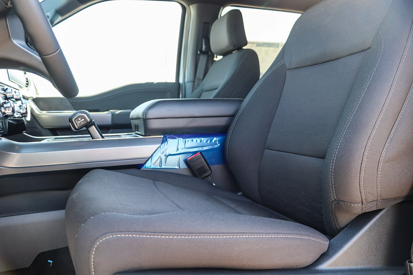 New 2026 Carbonized Gray Metallic Ford XLT image 25