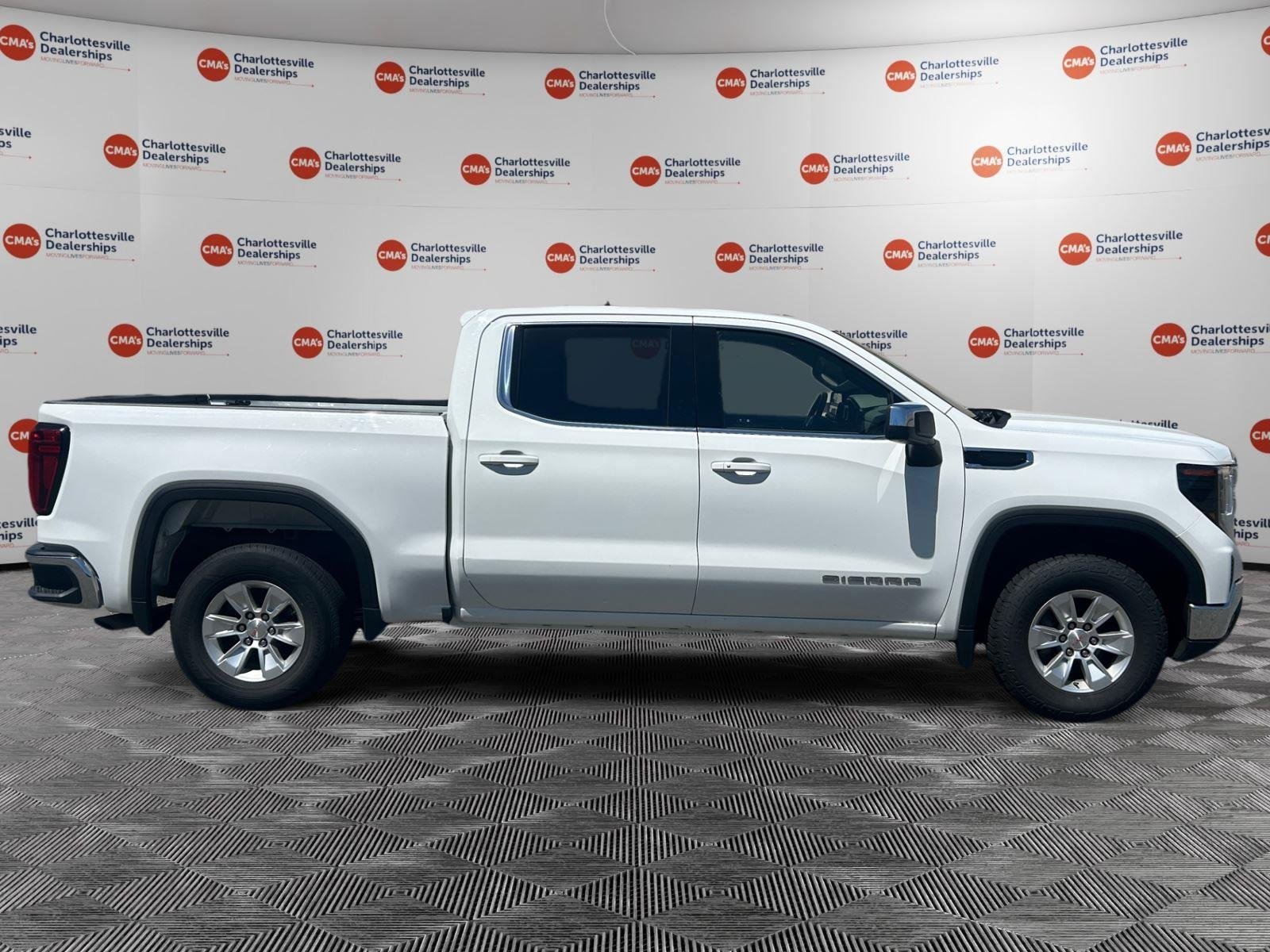 Used 2024 Summit White GMC SLE image 6