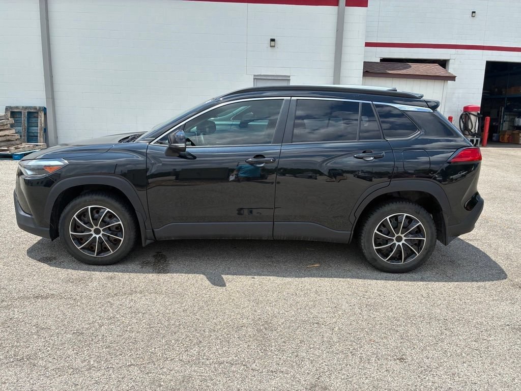 Used 2022 Black Toyota XLE image 2