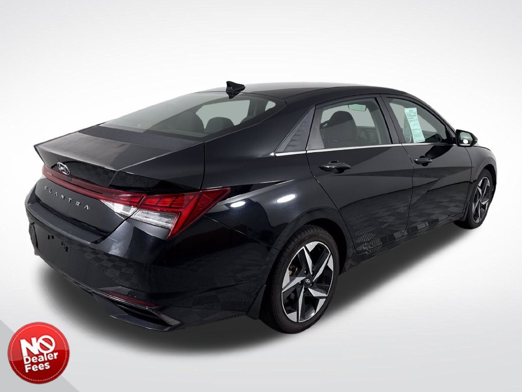Used 2022 Black Hyundai SEL image 3