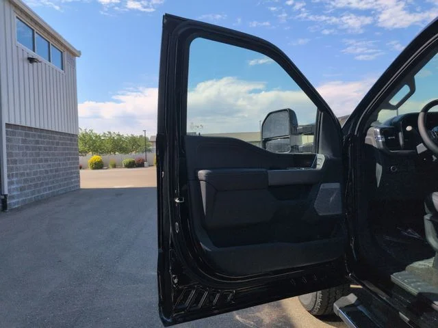 New 2026 Agate Black Metallic Ford Lariat image 10