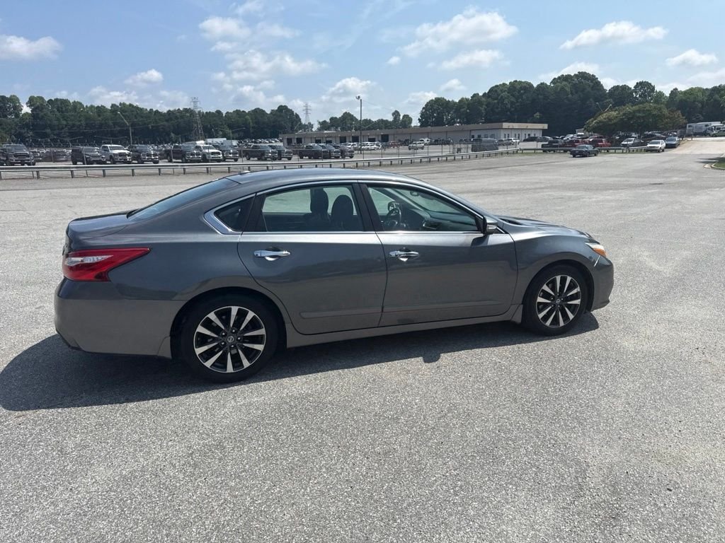 Used 2017 Gray Nissan 2.5 SV image 12