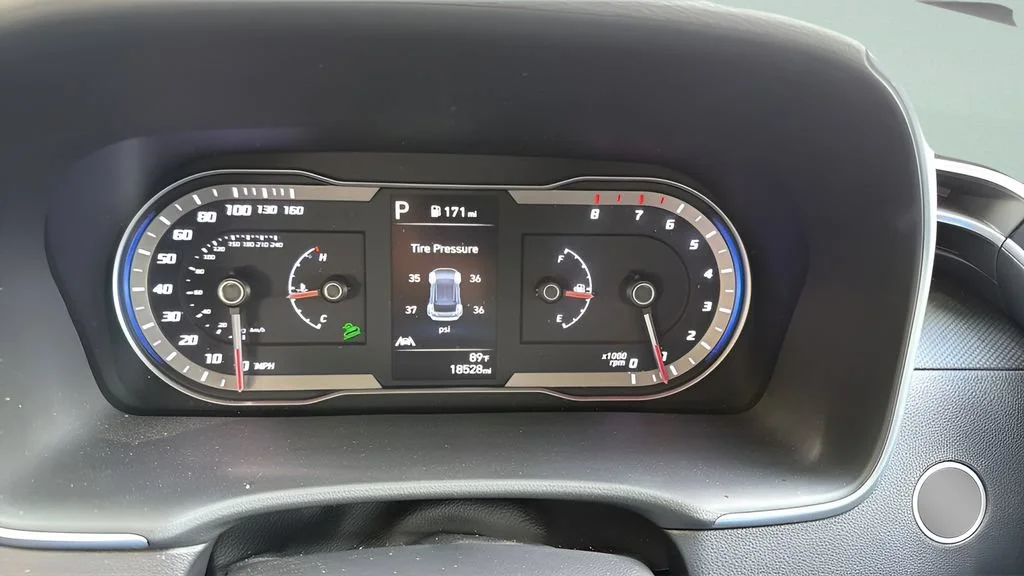 Used 2023 Black Hyundai SEL image 30