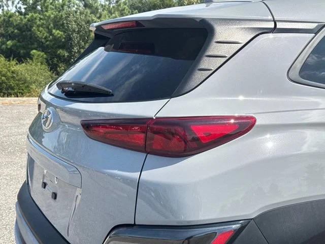 Used 2022 Silver Hyundai SEL image 12