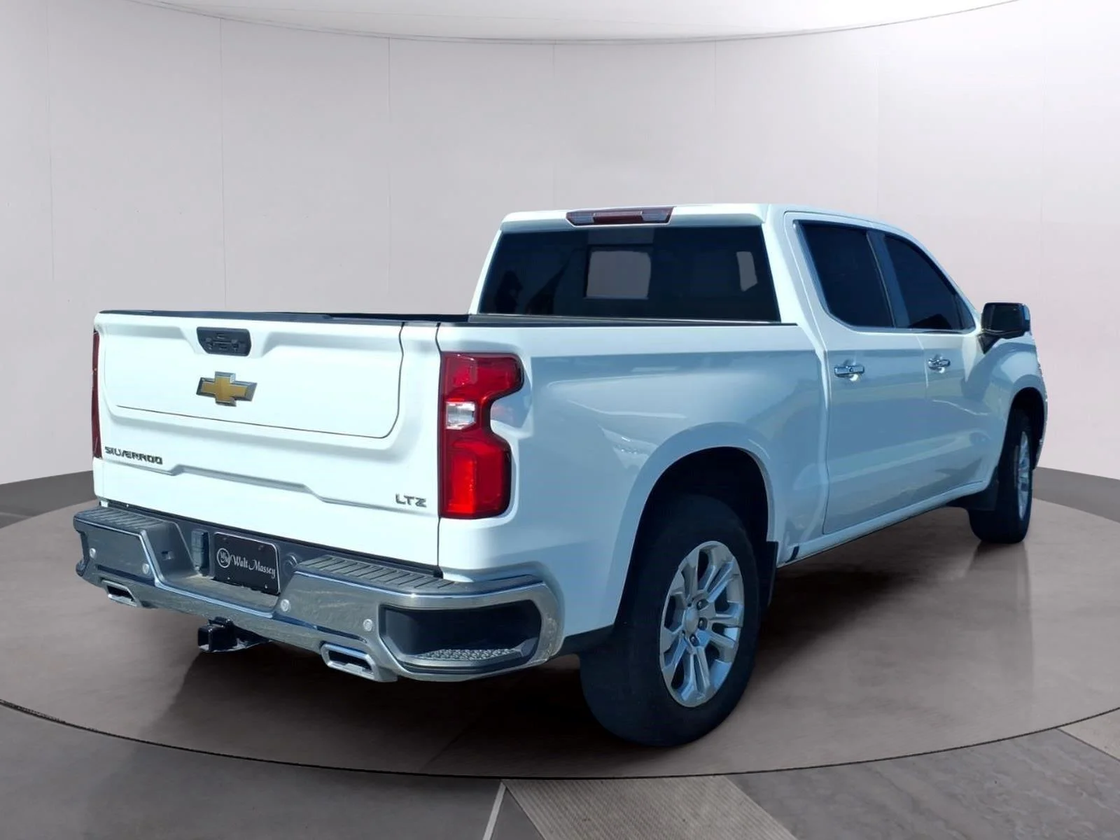 Used 2023 SUMMIT WHITE Chevrolet LTZ image 5