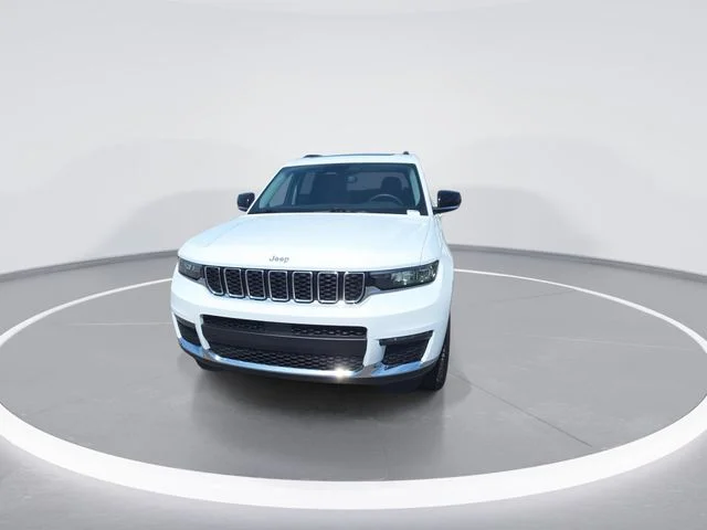 Used 2023 White Jeep Limited image 3