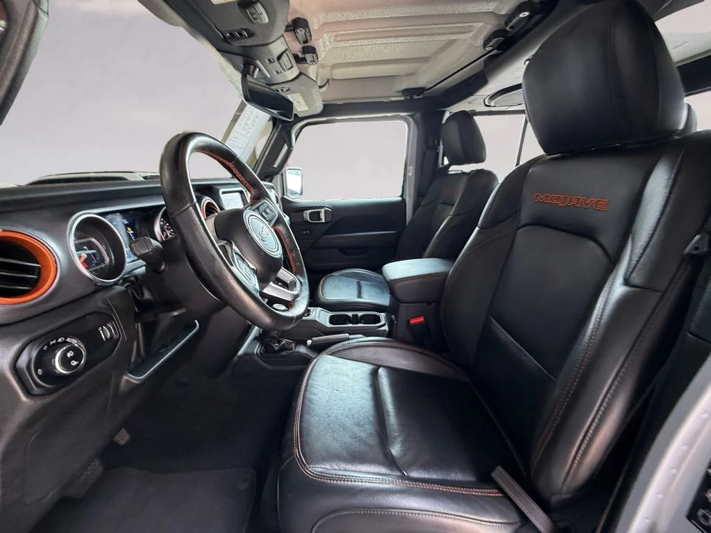 Used 2023 Silver Jeep Mojave image 10