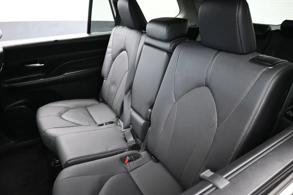 Used 2025 Cloud Toyota Limited image 40