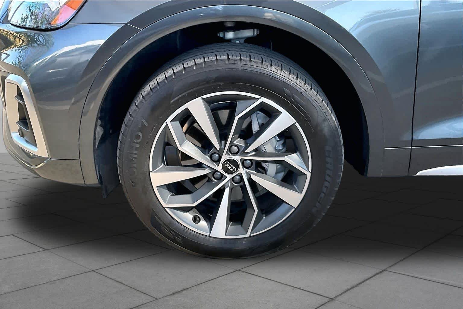Used 2024 Daytona Gray Pearl Effect Audi S line Premium image 11