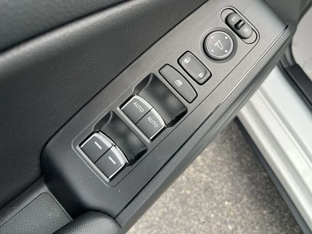 Used 2023 White Honda EX-L image 17