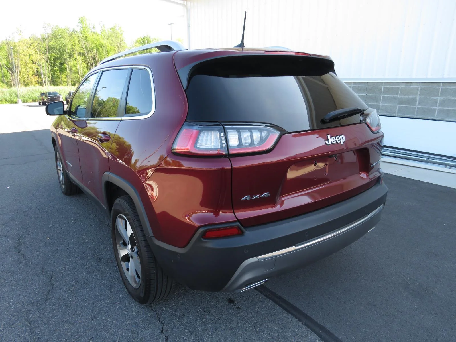Used 2021 Velvet Red Pearlcoat Jeep Limited image 16