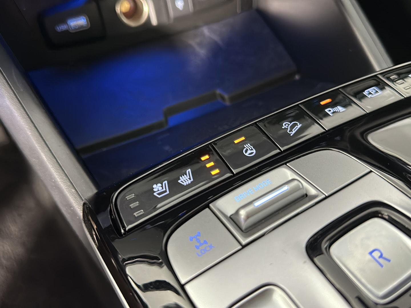 Used 2022 Amazon Gray Hyundai Limited image 24