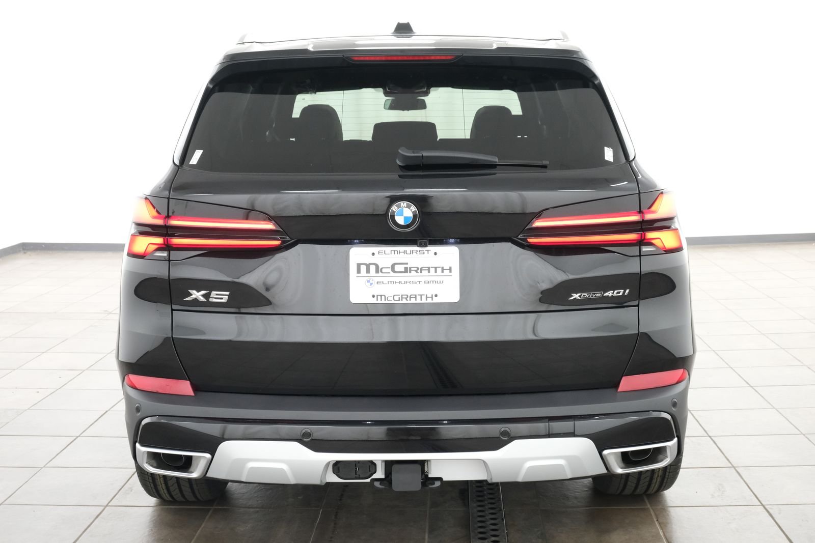 New 2026 Black Sapphire Metallic BMW xDrive40i image 5