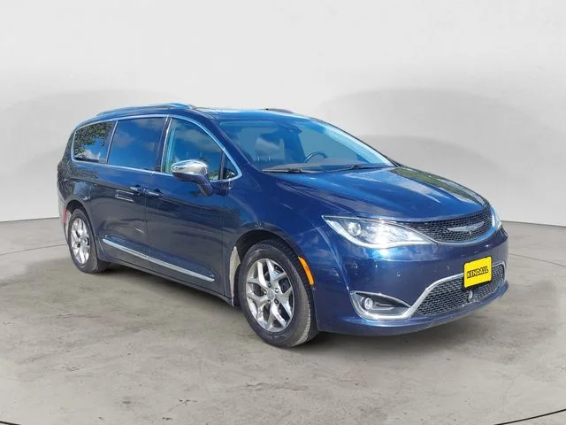 Used 2017 Blue Pearl Chrysler Limited image 3