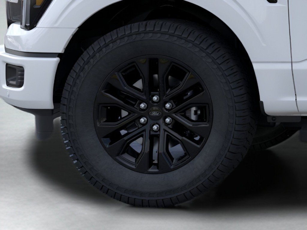 New 2026 Oxford White Ford LARIAT image 21