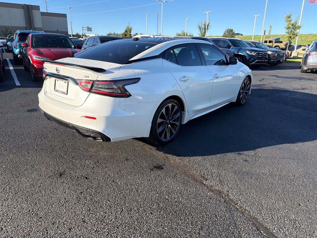 Used 2019 White Nissan SR image 7