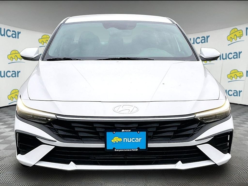 Used 2024 White Hyundai SEL image 2