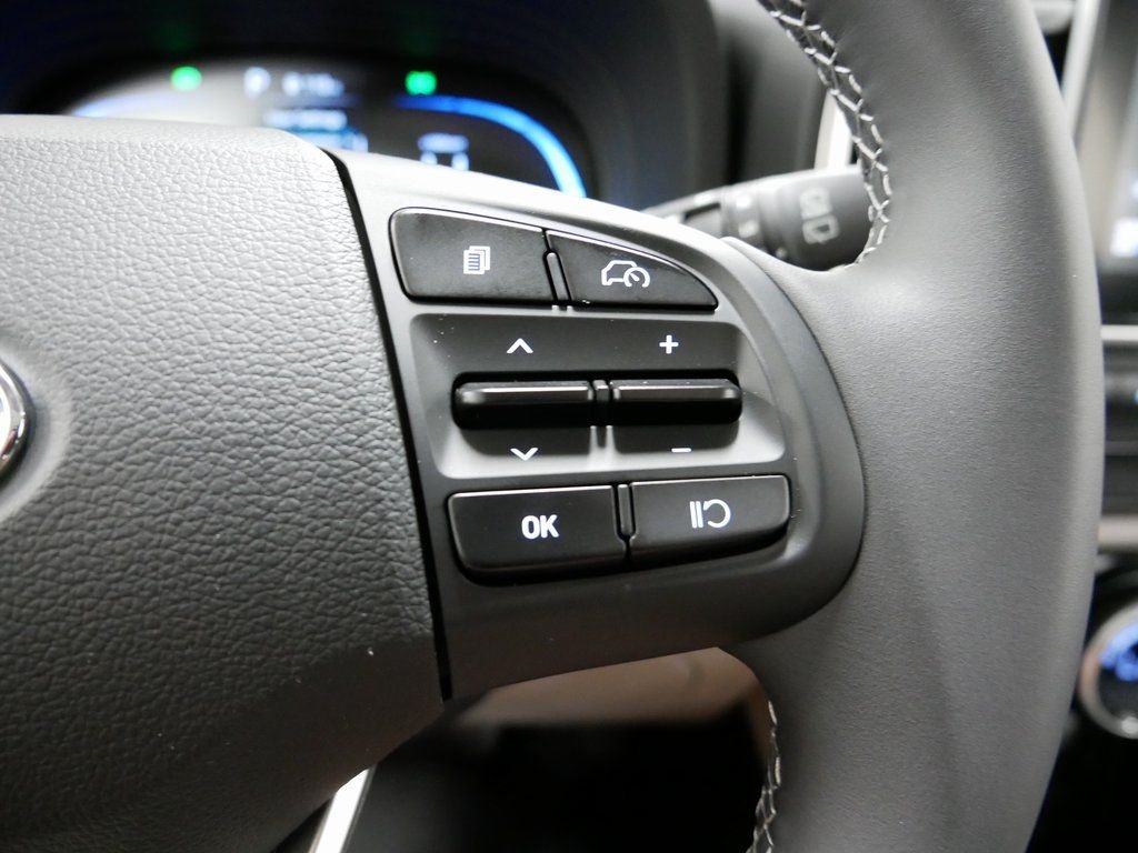 Certified Used 2025 Green Hyundai SEL image 24
