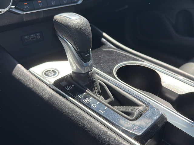 Used 2024 Silver Nissan 2.5 SV image 24