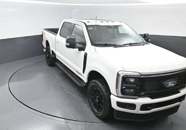 New 2027 Star White Metallic Tri-Coat Ford F-350® Lariat® image 23
