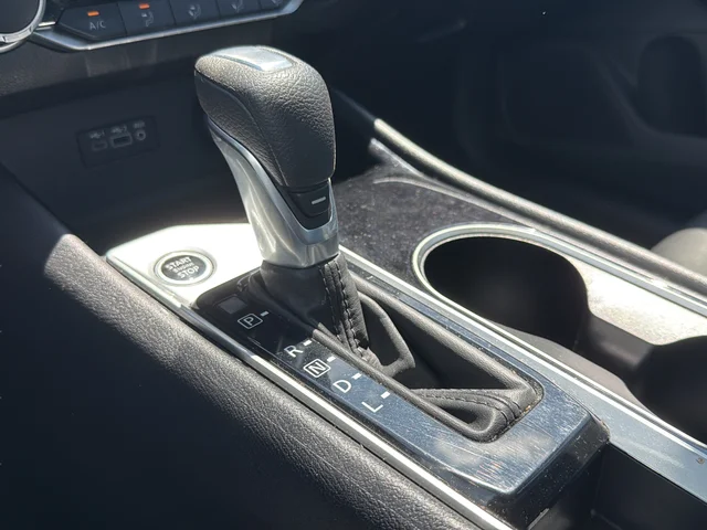 Used 2024 Silver Nissan 2.5 SV image 24