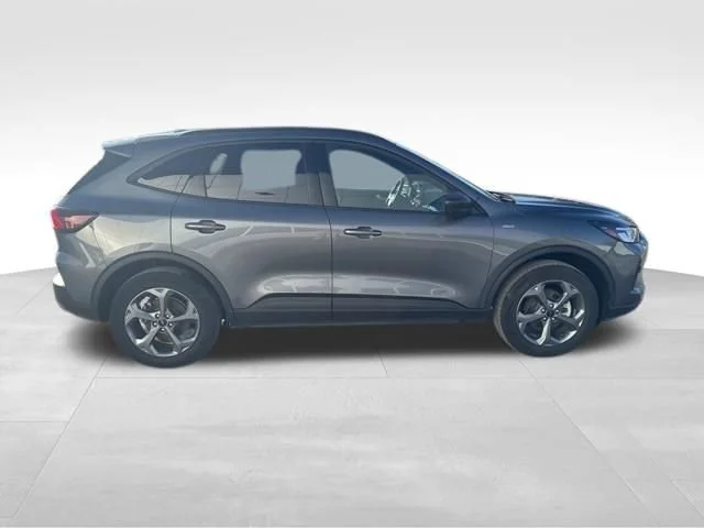 Used 2025 Gray Metal Ford ST-Line image 7
