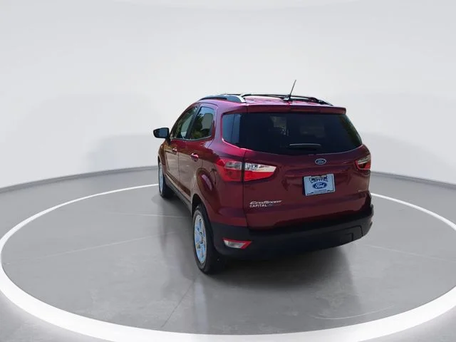 Used 2021 Red Ford SE image 7