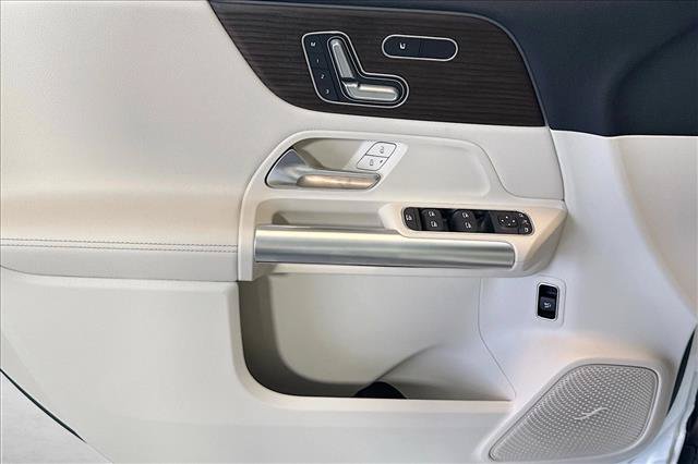 New 2026 Polar White Mercedes-Benz GLA 250 image 46