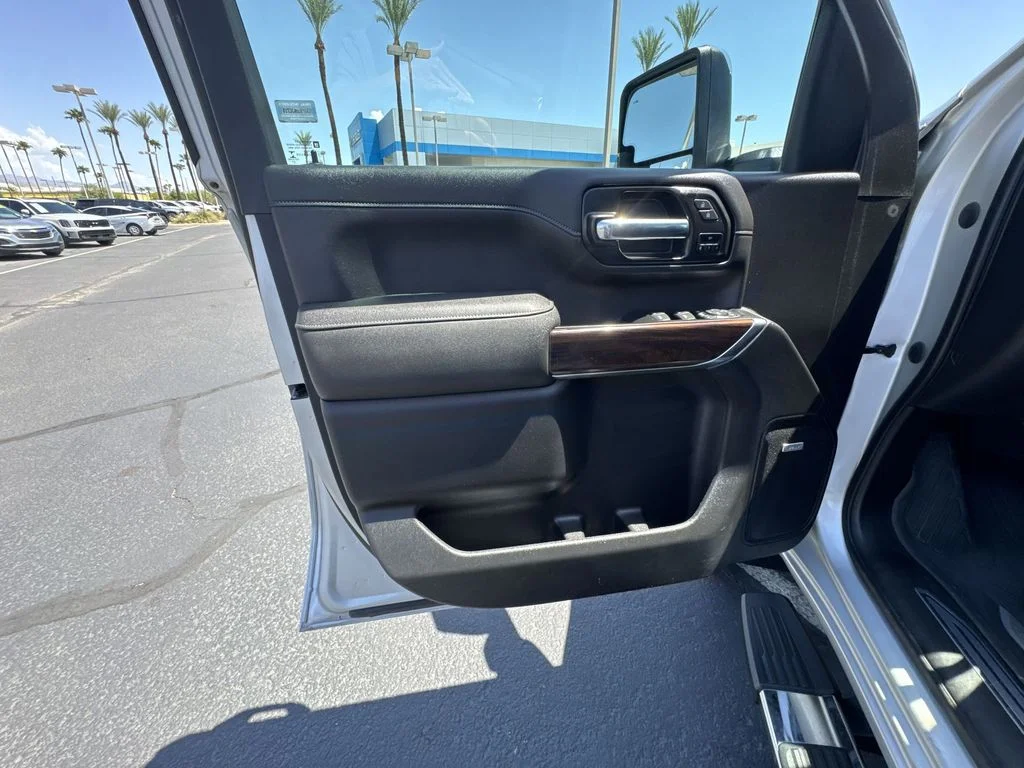 Used 2022 Silver GMC SLT image 23