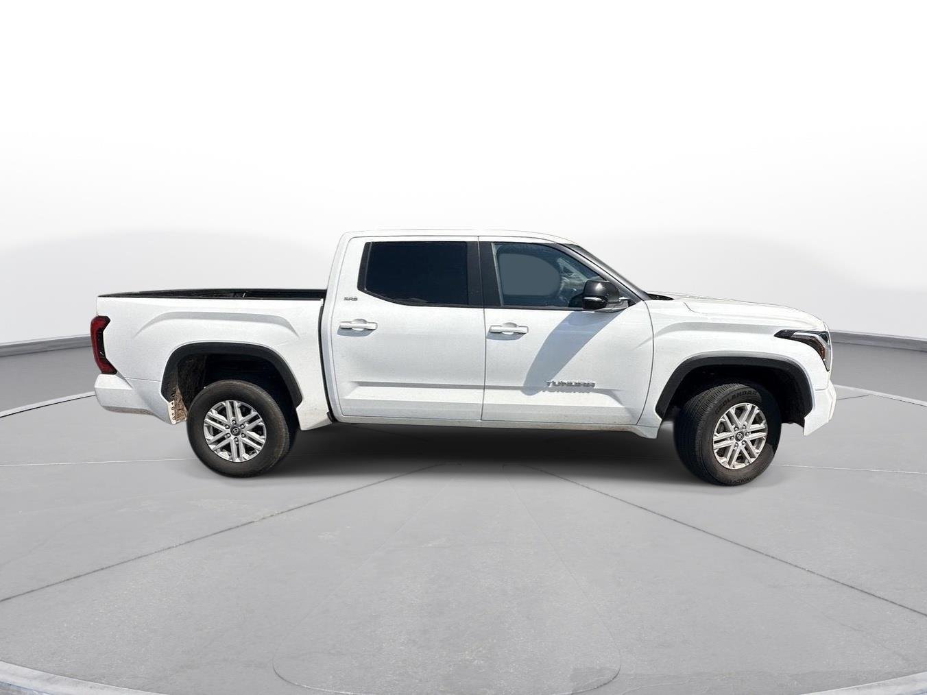 Used 2025 Ice Cap Toyota SR5 image 5
