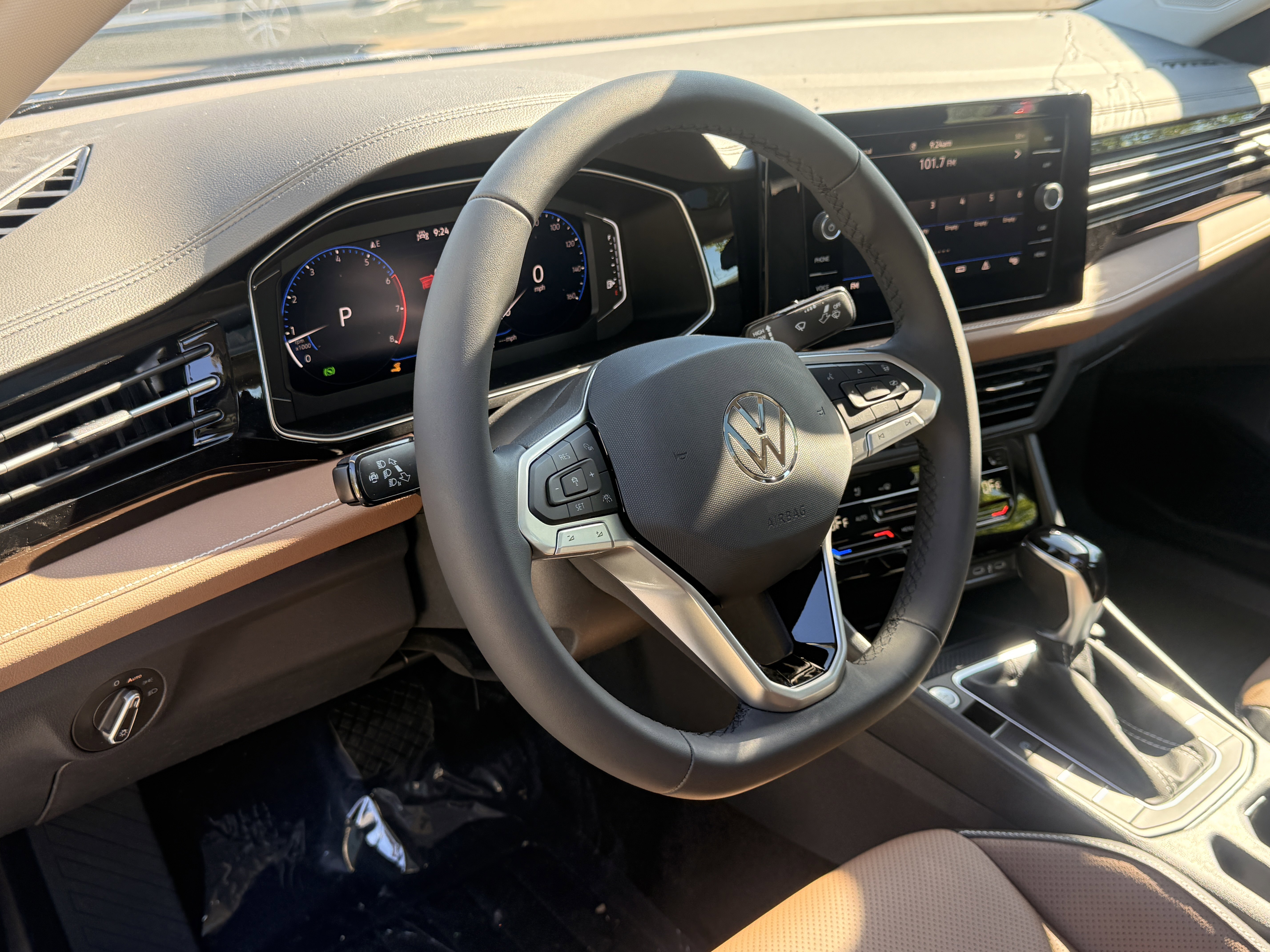New 2026 Platinum Gray Metallic Volkswagen SEL image 27