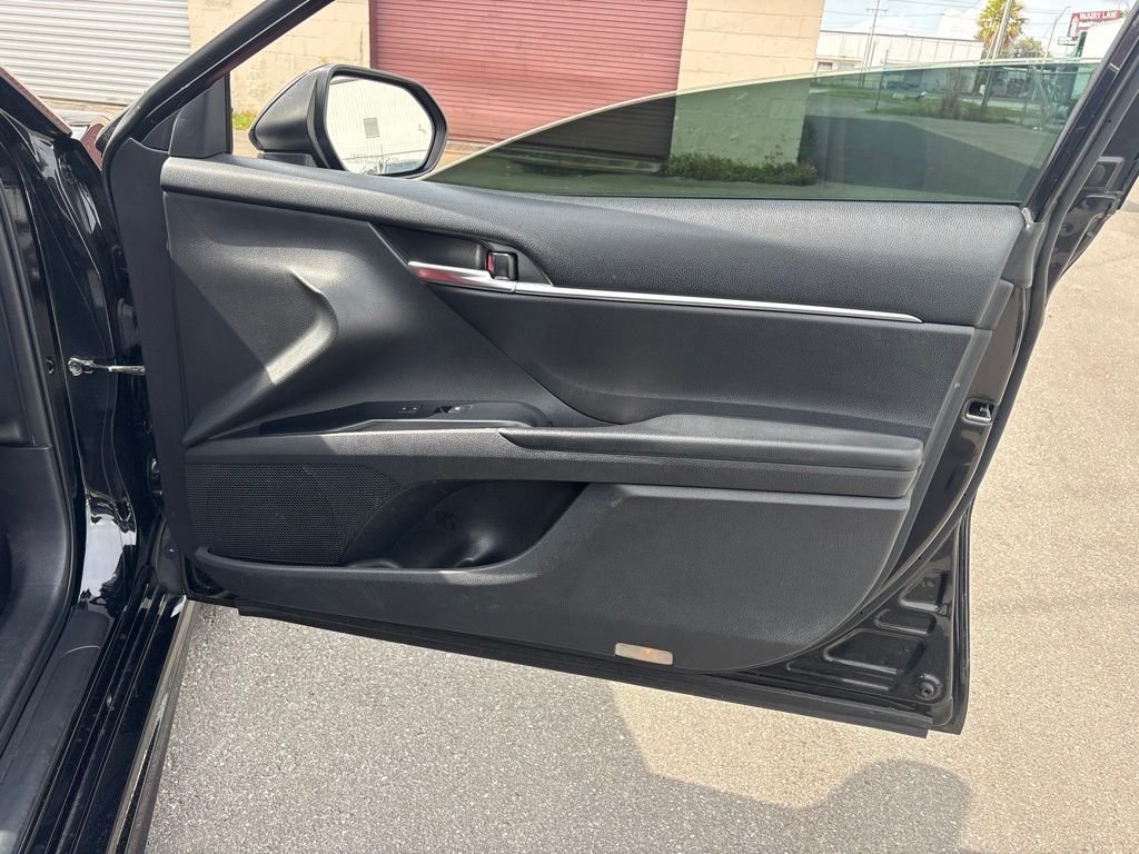 Used 2019 Black Toyota SE image 17