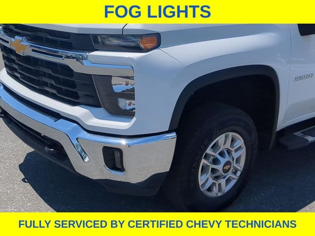 Used 2025 White Chevrolet LT image 15