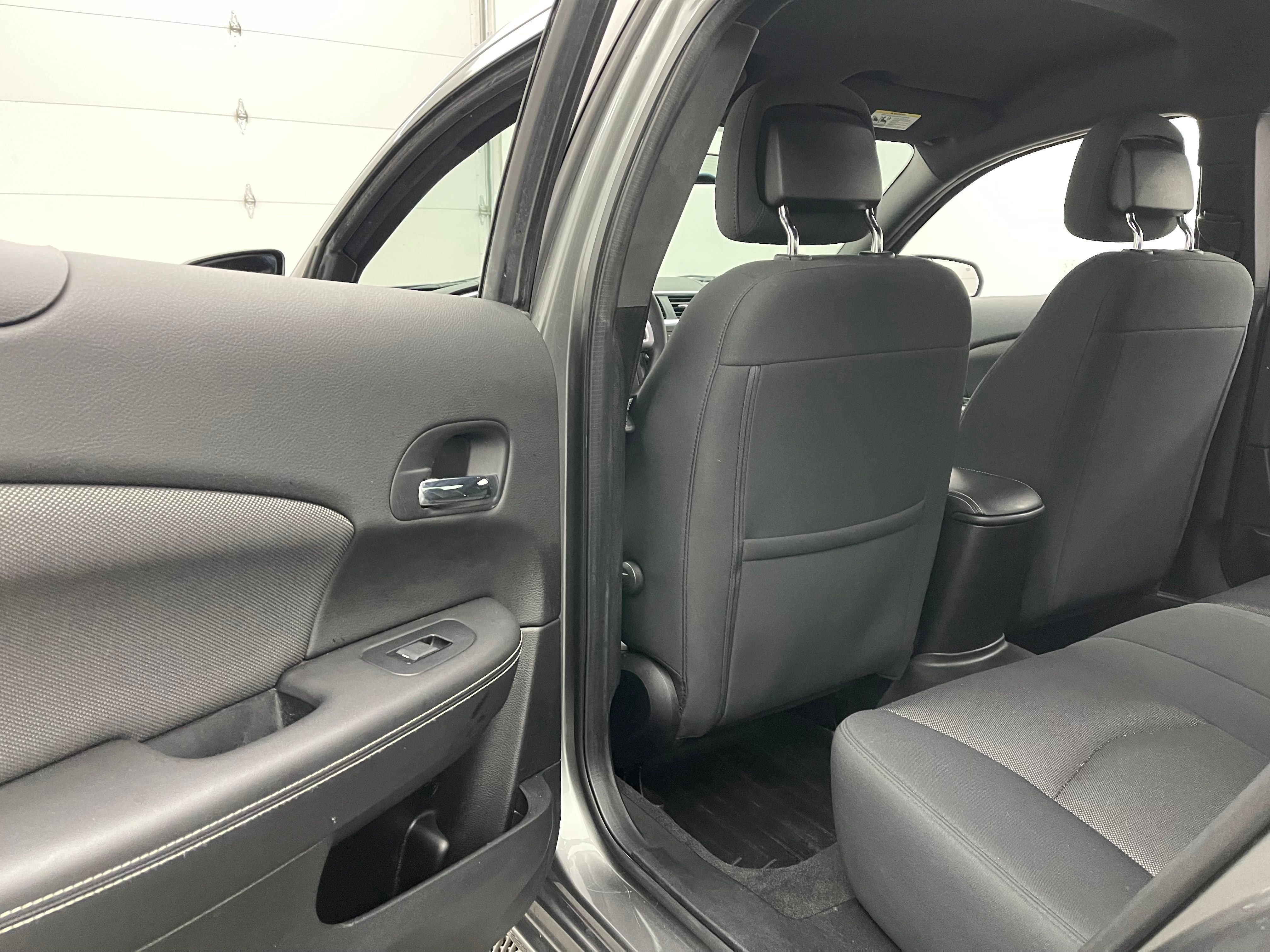Used 2013 Mineral Gray Metallic Clearcoat Dodge SXT image 30