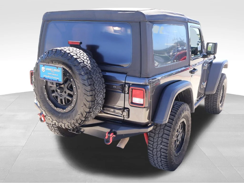 Used 2019 Granite Crystal Clearcoat Metallic Jeep Rubicon image 6