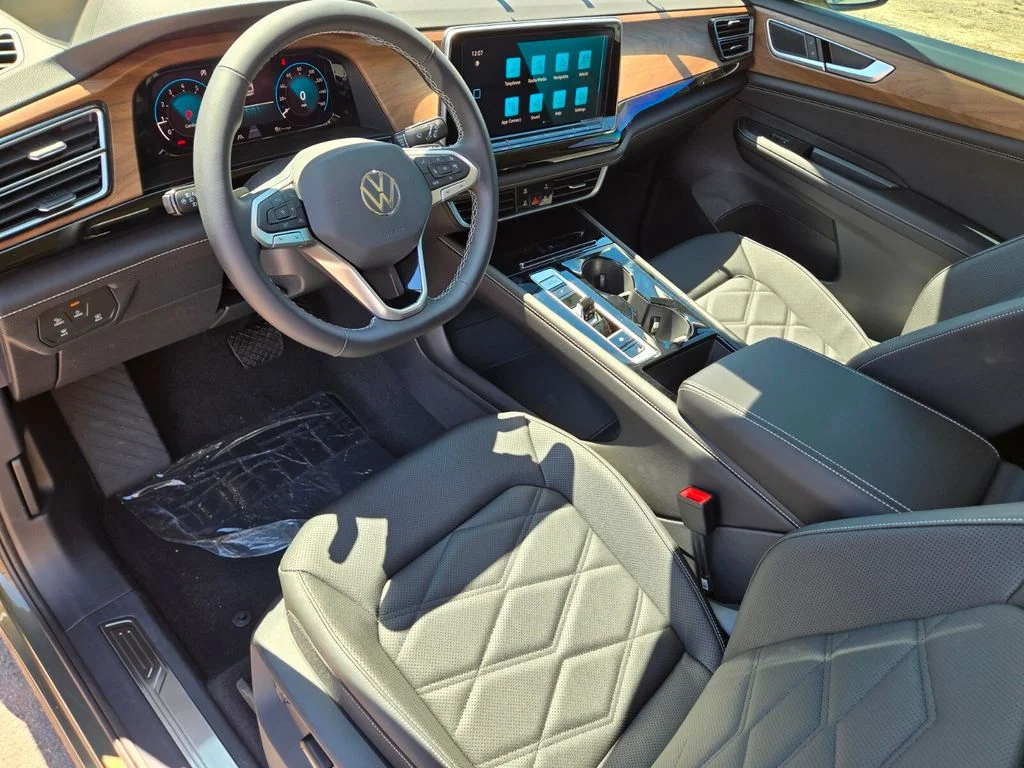 New 2026 Green Volkswagen 2.0T SE w/Technology image 10