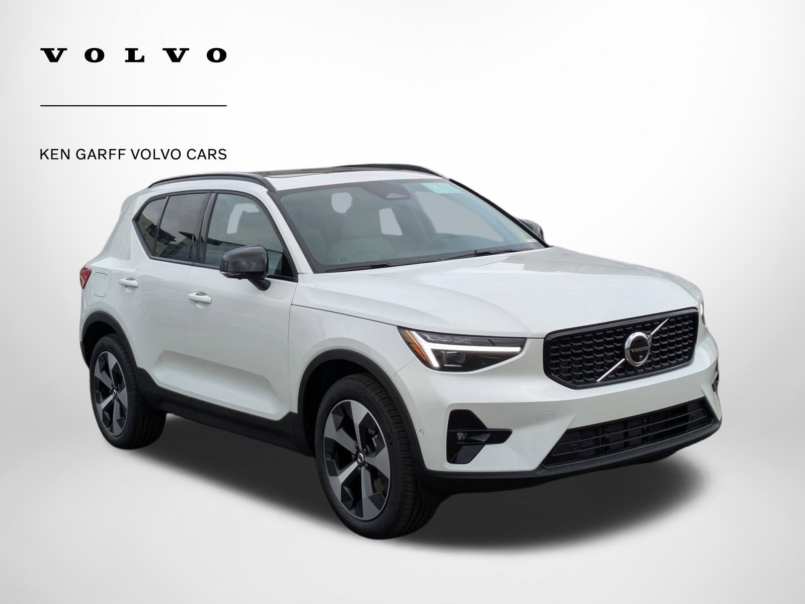 2026 Volvo XC40 B5 Plus Dark AWD's photo