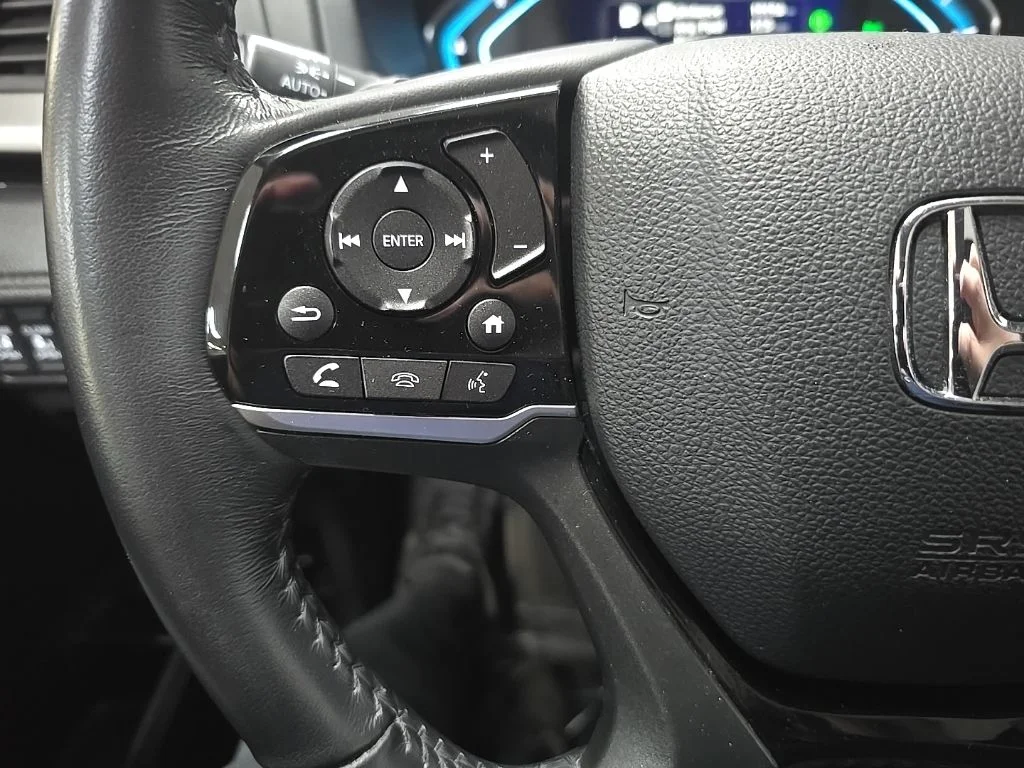 Used 2022 Platinum White Pearl Honda Touring image 20
