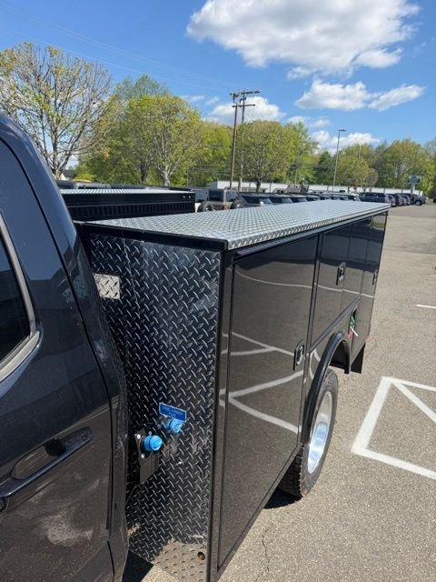 New 2026 Agate Black Metallic Ford F-450® LARIAT® image 7