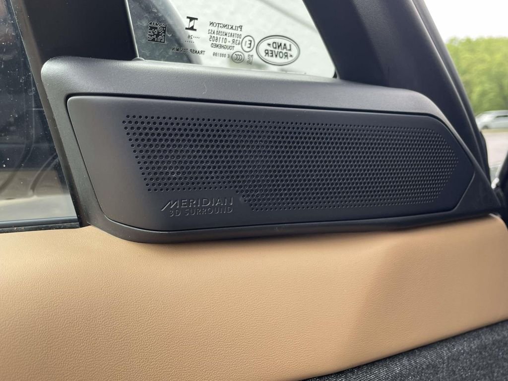New 2026 Varesine Blue Land Rover Dynamic SE image 34