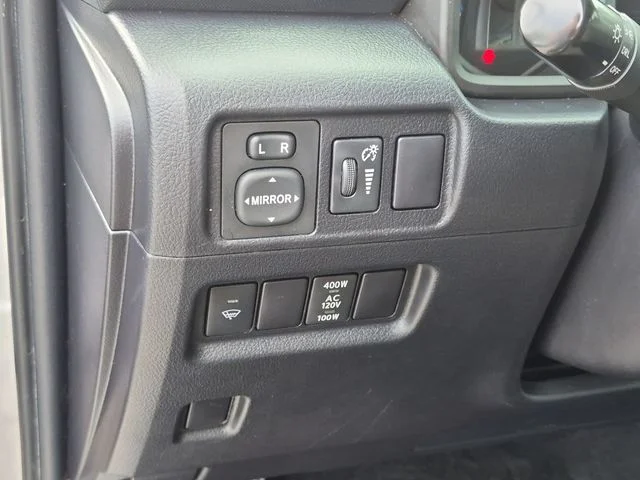 Used 2017 Silver Toyota SR5 image 16