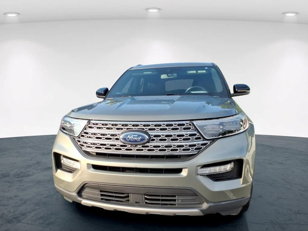 Used 2020 Green Ford Limited image 7