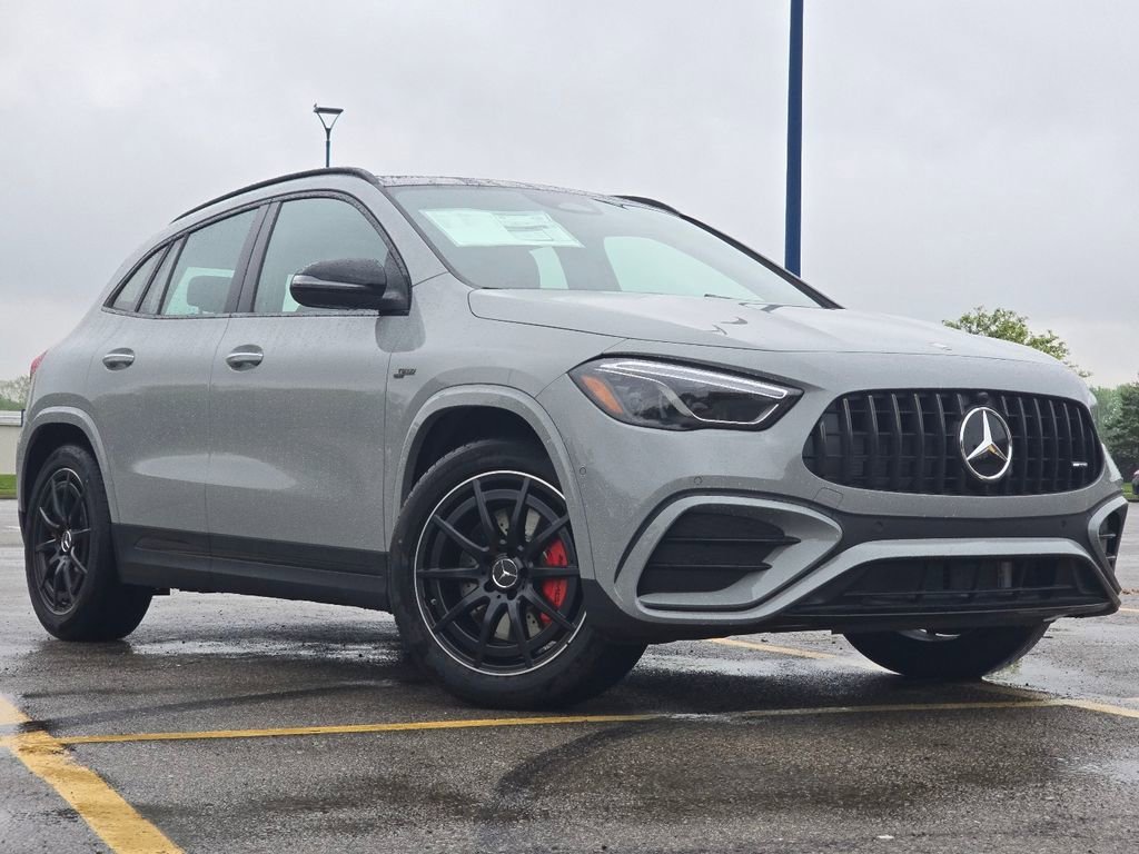New 2026 MANUFAKTUR Alpine Grey Mercedes-Benz GLA 35 AMG® image 38