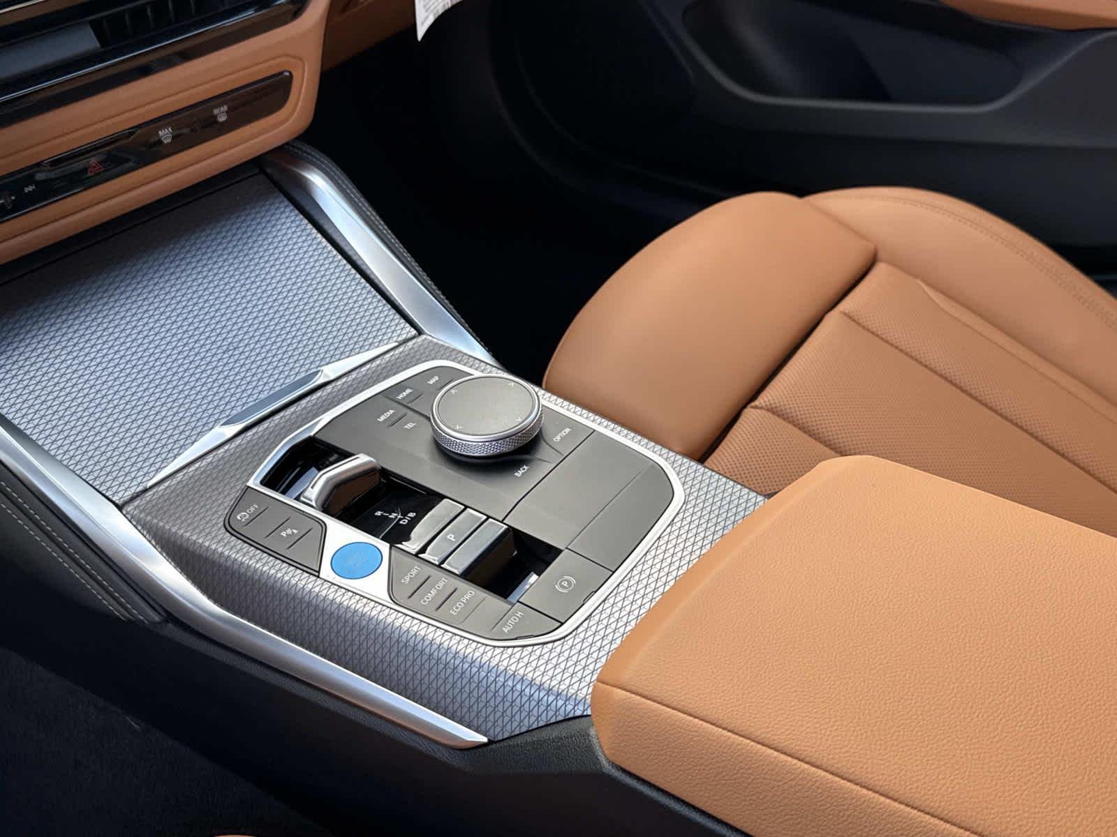 New 2026 Mineral White Metallic BMW xDrive40 image 21